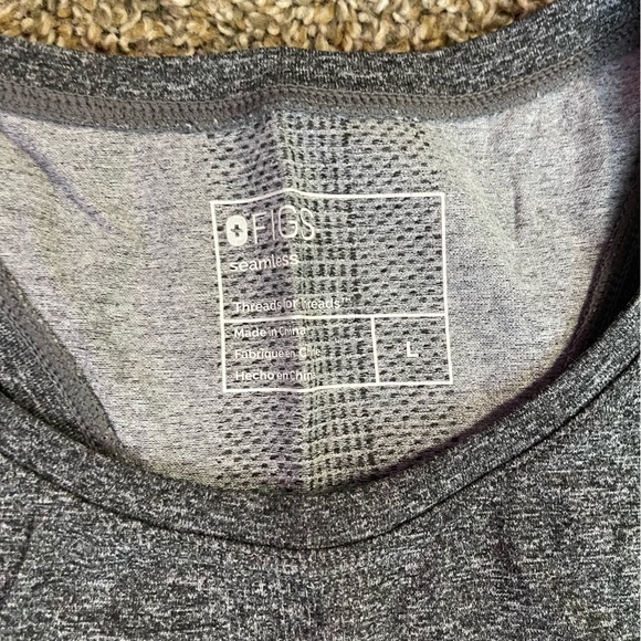 FIGS Seamless Underscrub Sleeveless Tank Top Gray Women’s Size Large Scrubs - Picture 3 of 8
